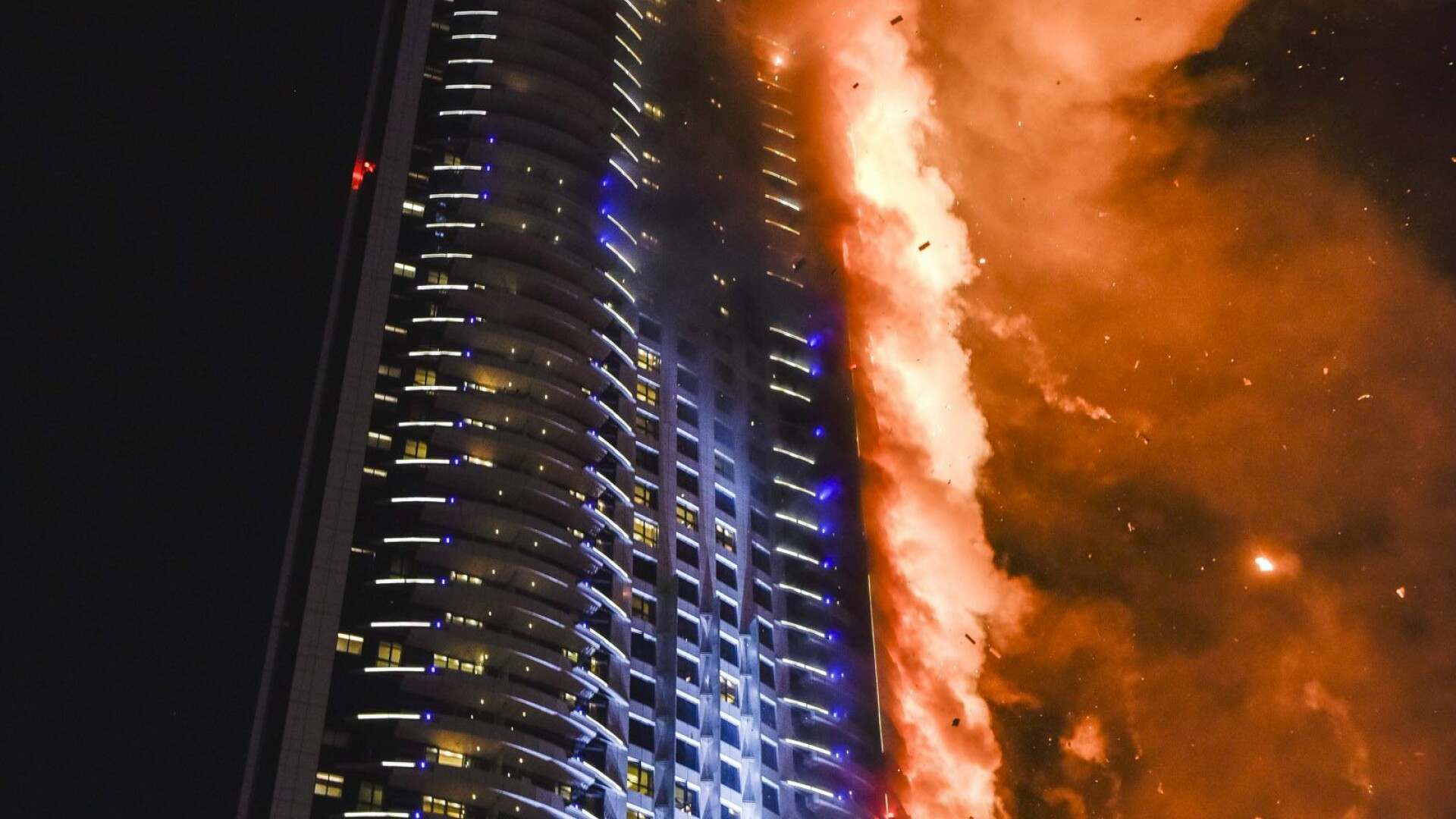 Primele imagini cu infernul din Dubai. Cum arata acum hotelul de lux mistuit de flacari in noaptea de Revelion