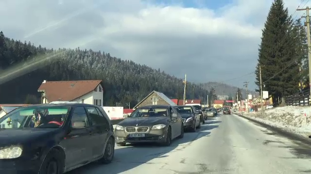 Blocati in trafic pe DN 1, soferii au apelat la ironie pentru a se calma. "Am timp sa socializez cu familia"