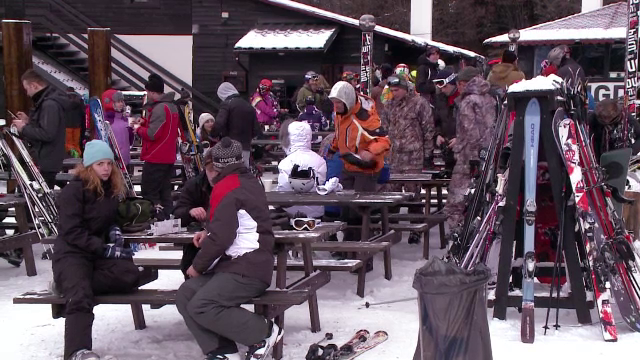 Turistii au ocupat pensiunile de la munte in proportie de 98% de Revelion. Cu cat au redus proprietarii tarifele acum