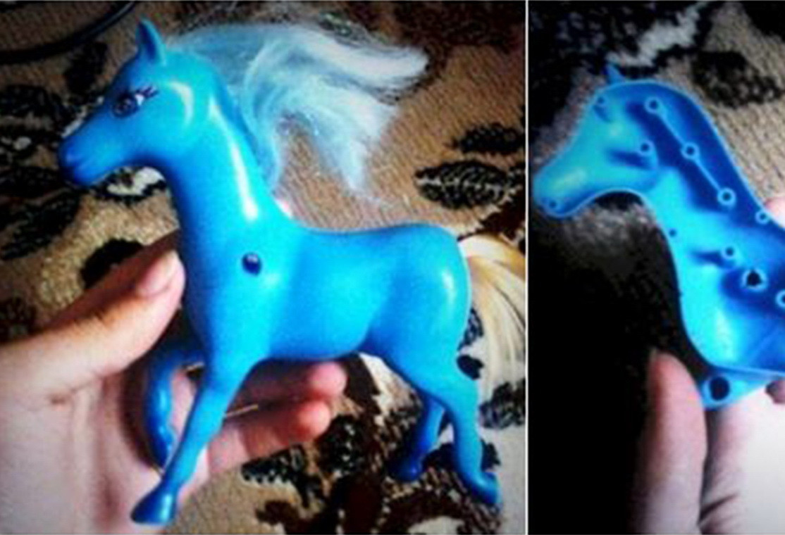 Surpriza de proportii si cosmarul oricarui copil. Din ce a fost facuta coada acestui ponei