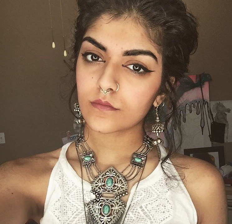 A postat o imagine in lenjerie intima si a starnit zeci de reactii. Motivul pentru care o tanara a fost criticata pe Twitter