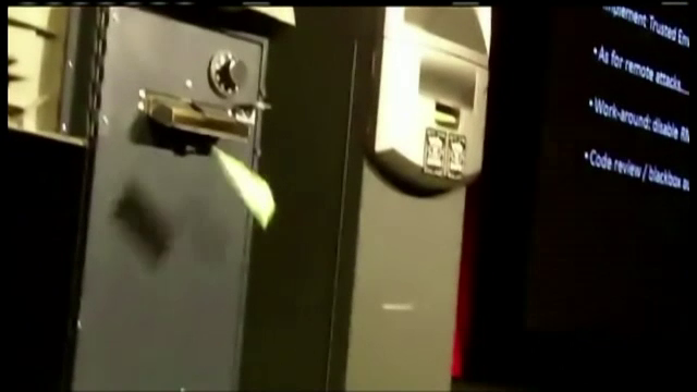 Metoda prin care opt indivizi au furat 200.000 de euro din bancomate fara sa le atinga. Suspectii, retinuti de politie