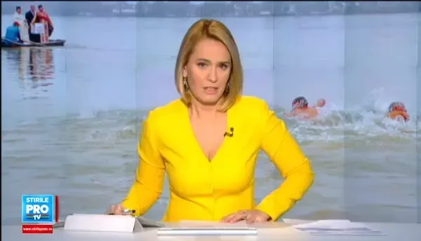 Pregatiri pentru Boboteaza. Arhiepiscopul Tomisului s-a catarat pe masinile de pompieri ca sa sfinteasca 60.000 litri de apa