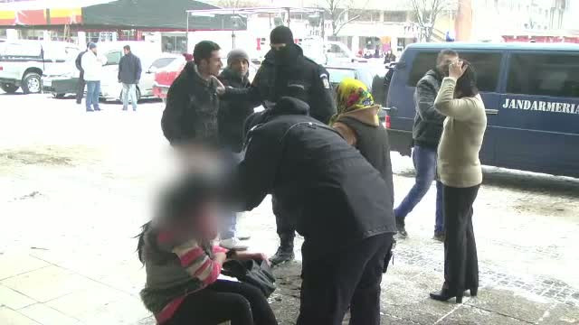 O femeie a fost desfigurata cu surubelnita de iubitul ei, in fata primariei din Satu-Mare. De ce ar fi atacat-o barbatul