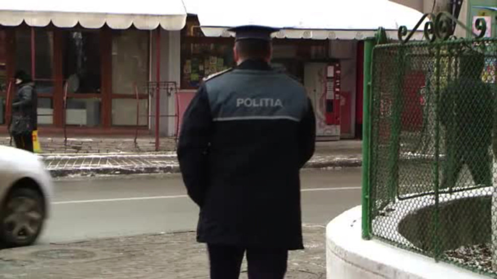 Copil de 7 ani, pacalit prin "metoda accidentul". Cum a incercat sa isi salveze parintii, despre care credea ca sunt inchisi