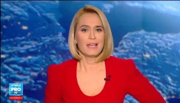 Romanii care, an de an, se arunca in apele inghetate pentru a recupera crucea de Boboteaza. Mi-a adus bunastare