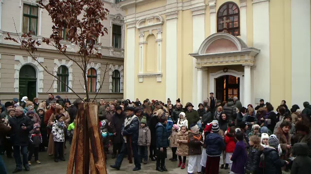Craciunul pe rit vechi, sarbatoare cu fast pentru sarbii din vestul tarii. Obiceiurile pe care le respecta cu sfintenie