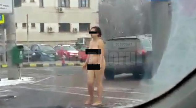 Imagini uluitoare in Suceava. O femeie a umblat pe strazile orasului in pielea goala, la temperaturi sub zero grade