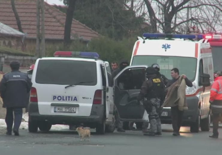 Desfasurare de forte in Buzau. Un barbat a vrut sa-si arunce casa in aer, in care se baricadase cu fiica lui de 14 ani