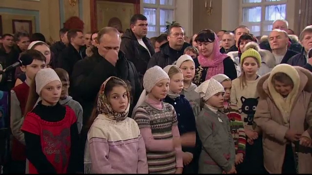 Vladimir Putin a venit singur la slujba de Craciun. De ce a ales liderul rus o biserica aflata la 150km de Moscova