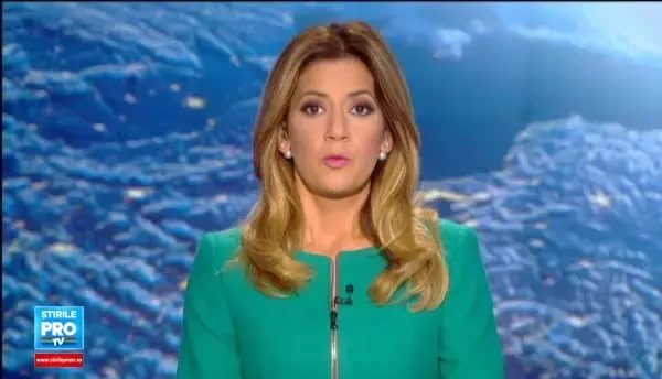 Furt FILMAT intr-o farmacie din Pitesti. Metoda prin care opereaza doi indivizi, in timp ce angajata se ocupa de un client