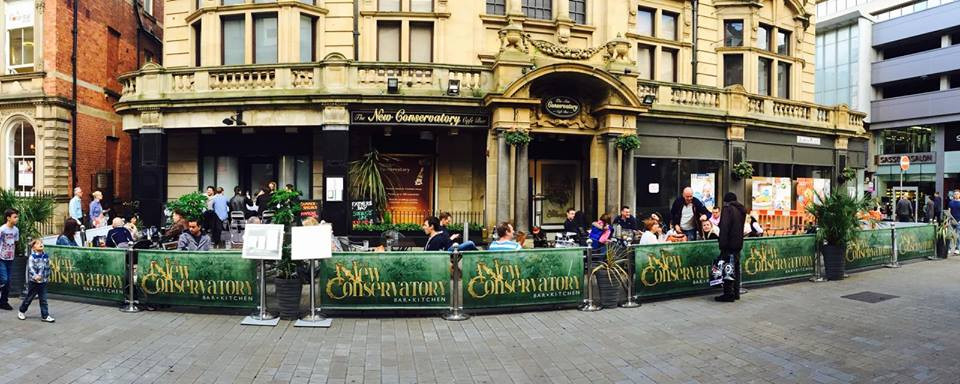 A ramas fara esofag dupa ce a fost servit cu soda caustica in loc de bere. Ce pedeapsa a primit proprietarul barului