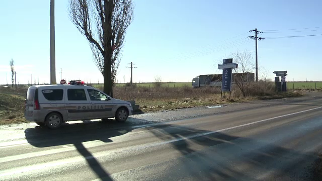 Pericol de explozie in Buzau, dupa ce un TIR cu 24 de tone de azotat de amoniu s-a rasturnat. Starea de alerta, declansata