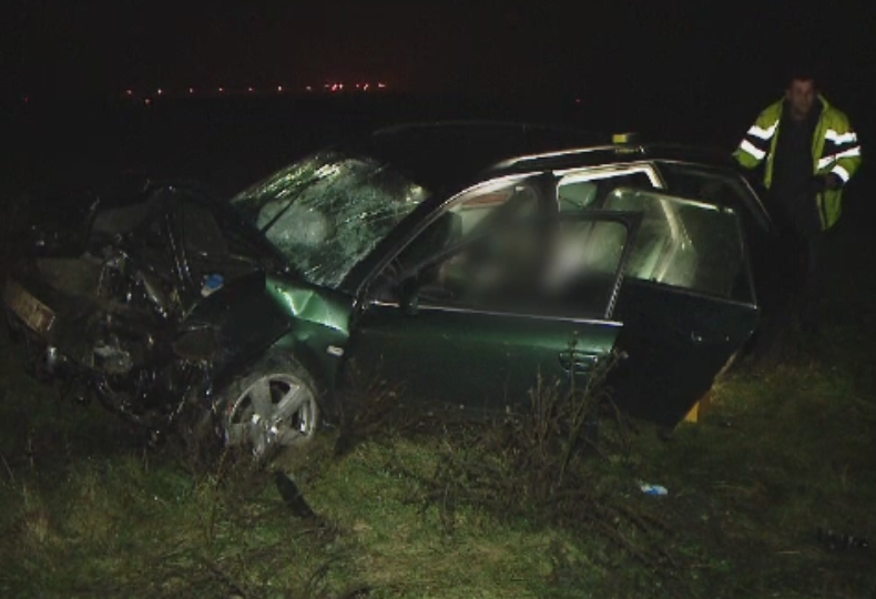 Viteza excesiva a bagat in spital 5 tineri din Timis. Cum au reusit sa se rastoarne de mai multe ori cu masina