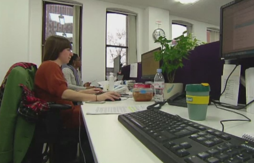 Studiu: Persoanele care lucreaza cu emailuri sunt mai predispuse la stres. Cand si cum ar trebui sa le citim