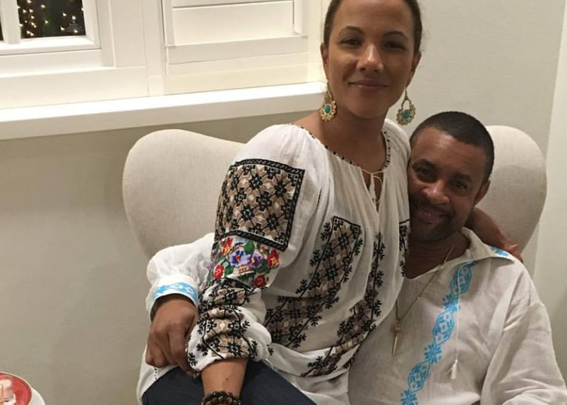 Shaggy a publicat pe Facebook o fotografie in care el si sotia sa poarta ii. Reactia romanilor