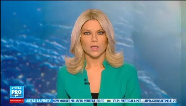 Scene induiosatoare cu doi pui de urangutani ramasi orfani. Reactia pe care o au la prima lor intalnire