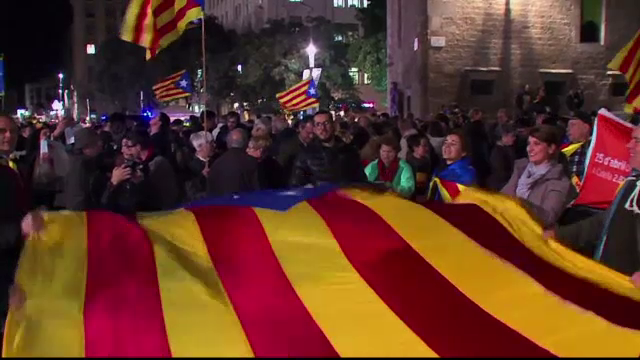 Separatistul Carles Puigdemont este noul lider al guvernului regional al Cataloniei. "Vrem sa construim o tara noua"