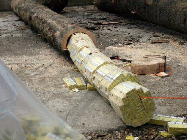 Cele mai ingenioase solutii gasite de contrabandistii cu tigari pentru a insela politia. GALERIE FOTO