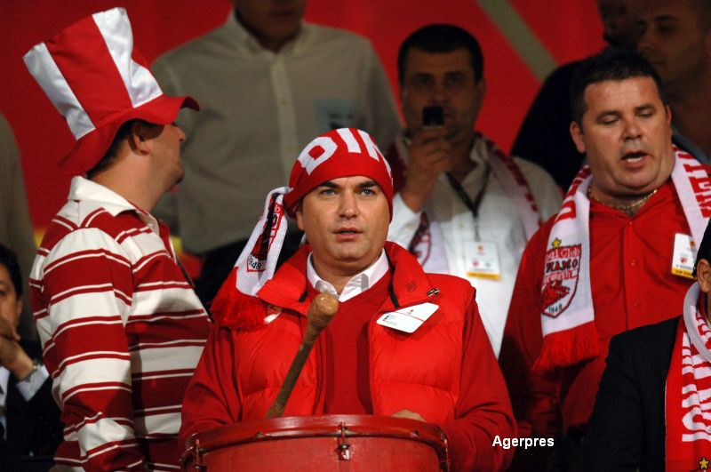 Citate din operele "geniilor" din puscarie, care scriu lucrari stiintifice pe banda. Borcea: "Eu sunt un baiat de asfalt"