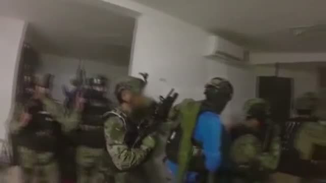 Primele imagini cu raidul tensionat in urma caruia "El Chapo" a fost capturat. VIDEO
