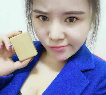 Metoda groteasca prin care o tanara decis sa se razbune pe fostul iubit dupa ce a facut-o grasa. Ce "cadou" i-a trimis