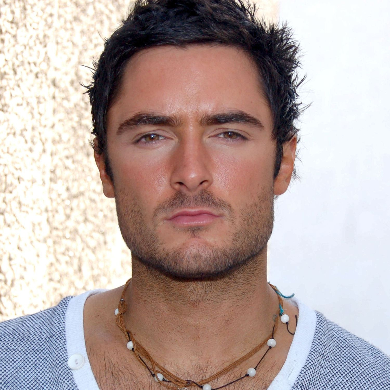 Rapiti de canibali. Un barbat si iubita lui au fost dezbracati, batuti si torturati de un trib din Papua Noua Guinee