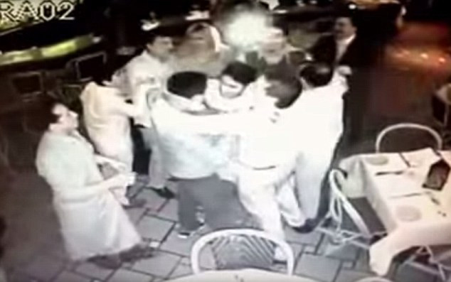 Reactia acestor angajati dupa ce au crezut ca au castigat 1 miliard de dolari la loterie. Ce au aflat insa dupa 20 de minute