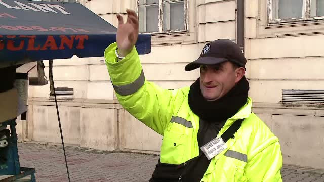 Nu se poate deplasa, insa e considerat "cel mai cinstit muncitor din Cluj". Campania initiata pentru a-l ajuta pe Robi