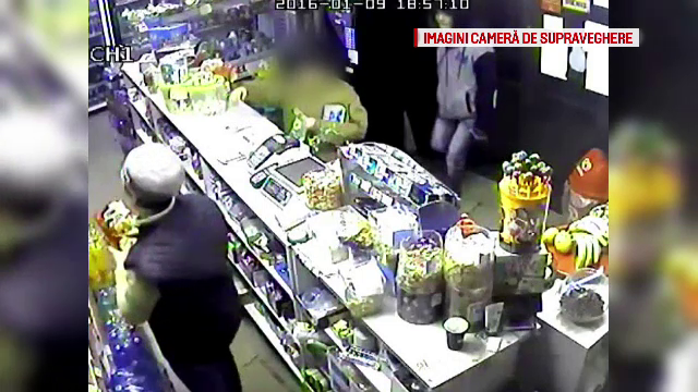 Un barbat a jefuit cutia cu donatii pentru Crucea Rosie. Ce au surprins camerele de supraveghere in acel moment