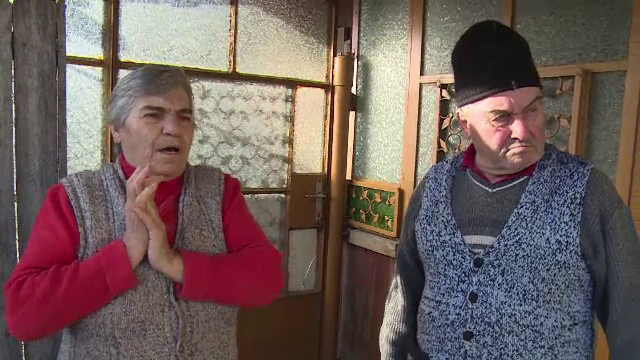 Metoda ingenioasa prin care doi indivizi au intrat in casa unor batrani din Dambovita si le-au furat toti banii