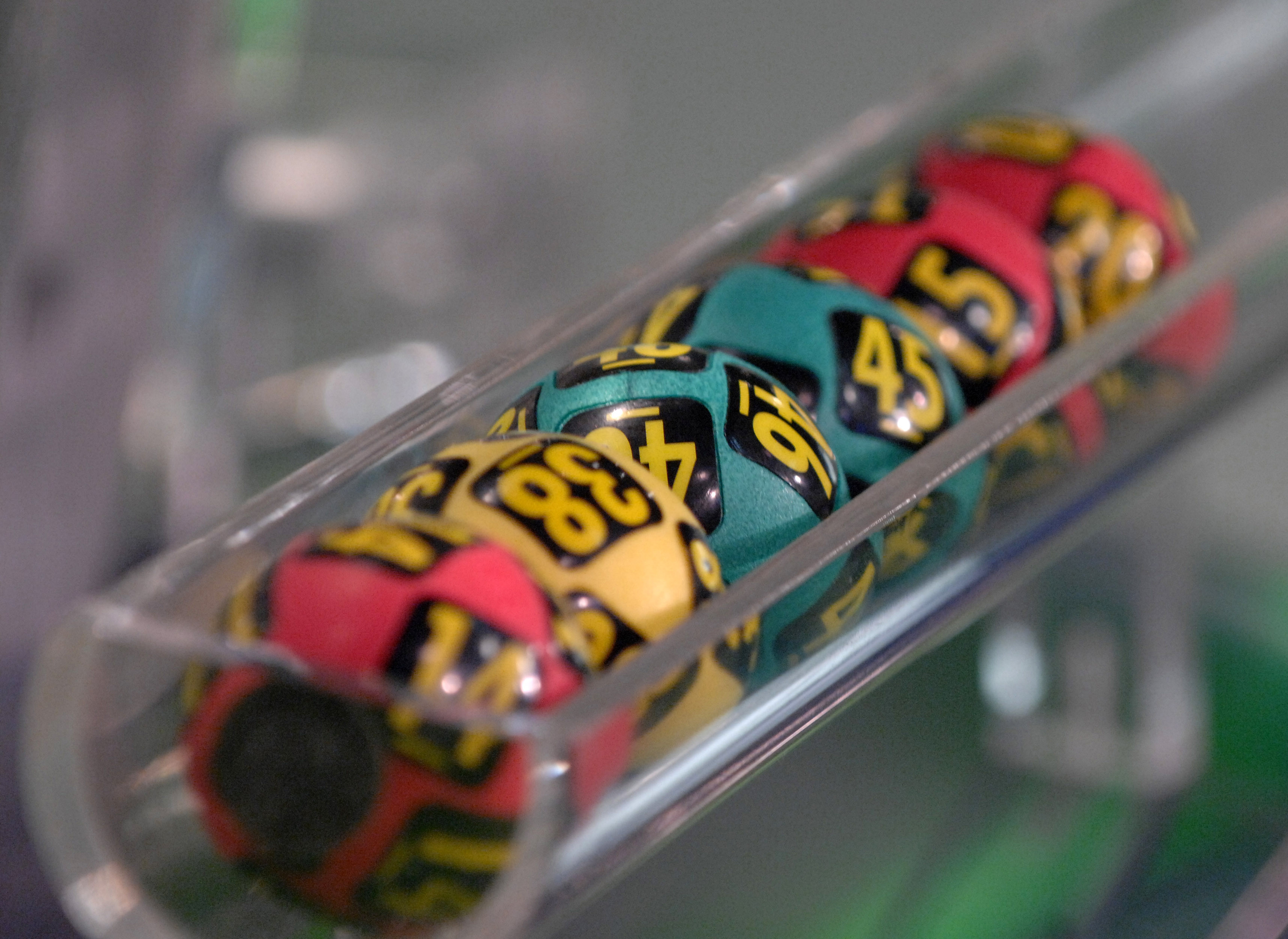 LOTO 6/49. Numerele extrase la LOTO duminica, 17 aprilie 2016