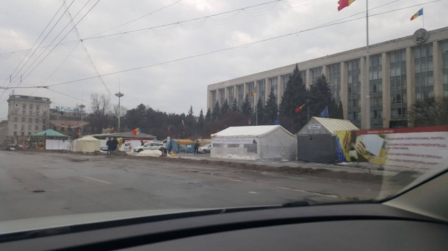 Criza politica continua in Moldova si dupa desemnarea premierului. Proteste de amploare si alerta cu bomba in Chisinau