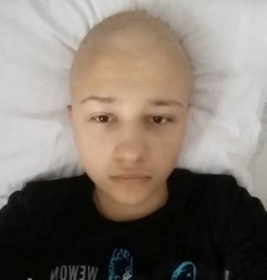 La doar 15 ani, a fost diagnosticat cu o forma rara de cancer. Cum ii poti salva viata lui Cristian printr-un simplu SMS