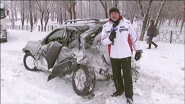 Un sofer a ramas inzapezit pe drum, asa ca si-a abandonat masina si s-a adapostit. Cum a ajuns autoturismul zob