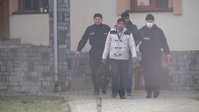 Au intrat ilegal in Romania, dar niciunul nu voia sa ramana aici. Care era scopul celor 60 de migranti prinsi langa Timis