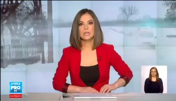 Misiune imposibila pentru ambulante din cauza drumurilor blocate. O gravida a nascut la dispensar, iar bebelusul a murit