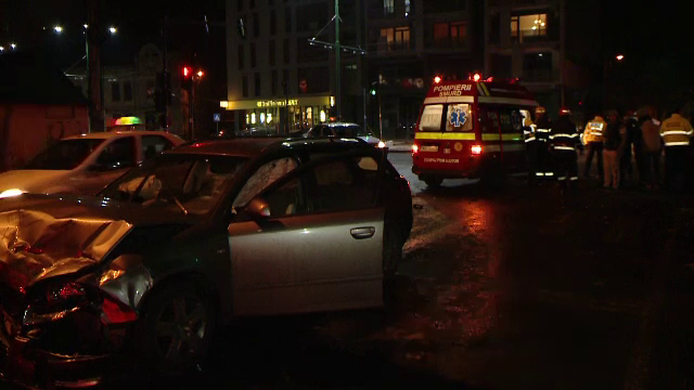 Accident intr-o intersectie din Timisoara. Doua persoane au ajuns la spital din cauza unui sofer care nu a acordat prioritate