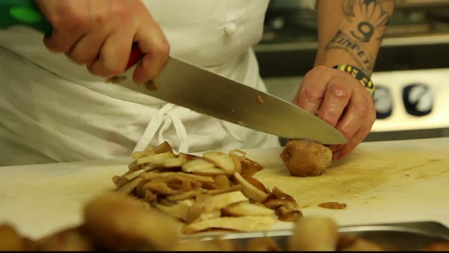 Restaurantul in care mancarea este gatita si servita de detinuti. Surpriza de care au avut parte clientii: Ne-a placut ideea