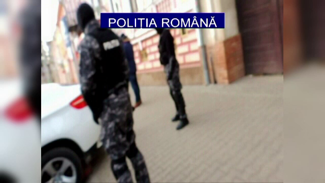 Retea de camatari din Mures, destructurata de politisti. Femeia care a depus plangere a ramas fara locuinta din cauza lor