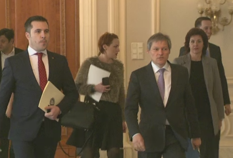 PNL si Ciolos, in conflict pe tema alegerilor. Alina Gorghiu, dupa refuzul premierului: "Nu este raspunsul pe care-l doream"