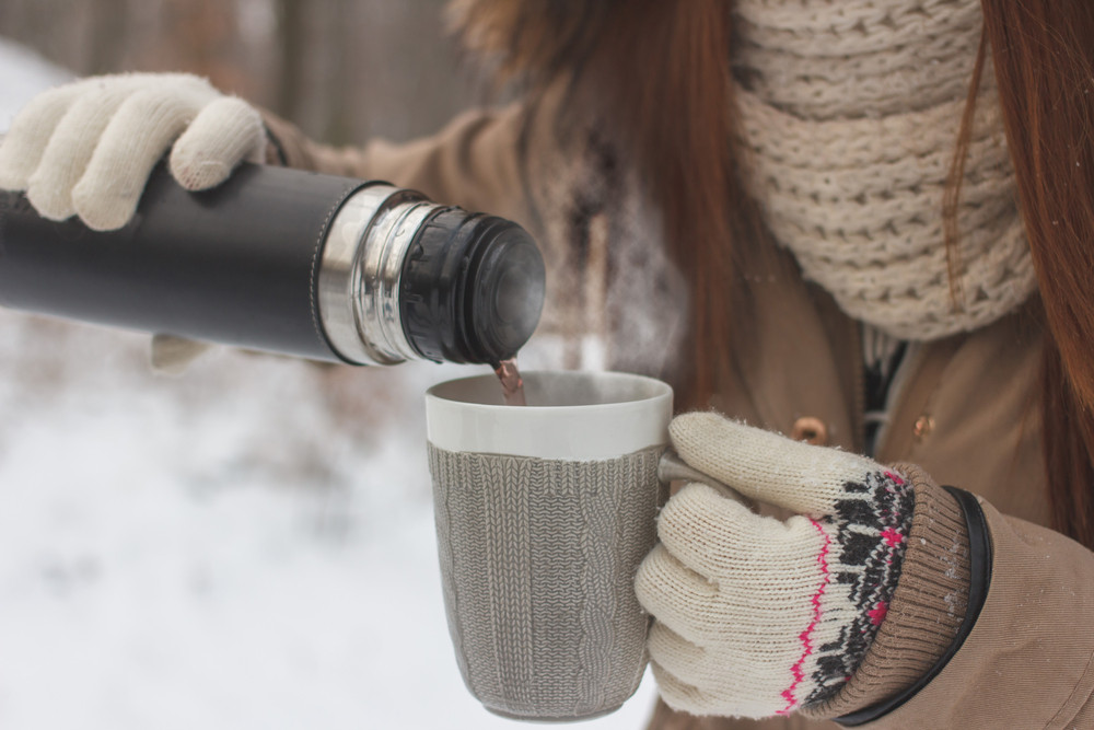 Mituri si stiinta pentru zilele geroase. Cat tine tuica de cald si de ce e bine sa porti ochelari de soare si la -20 de grade
