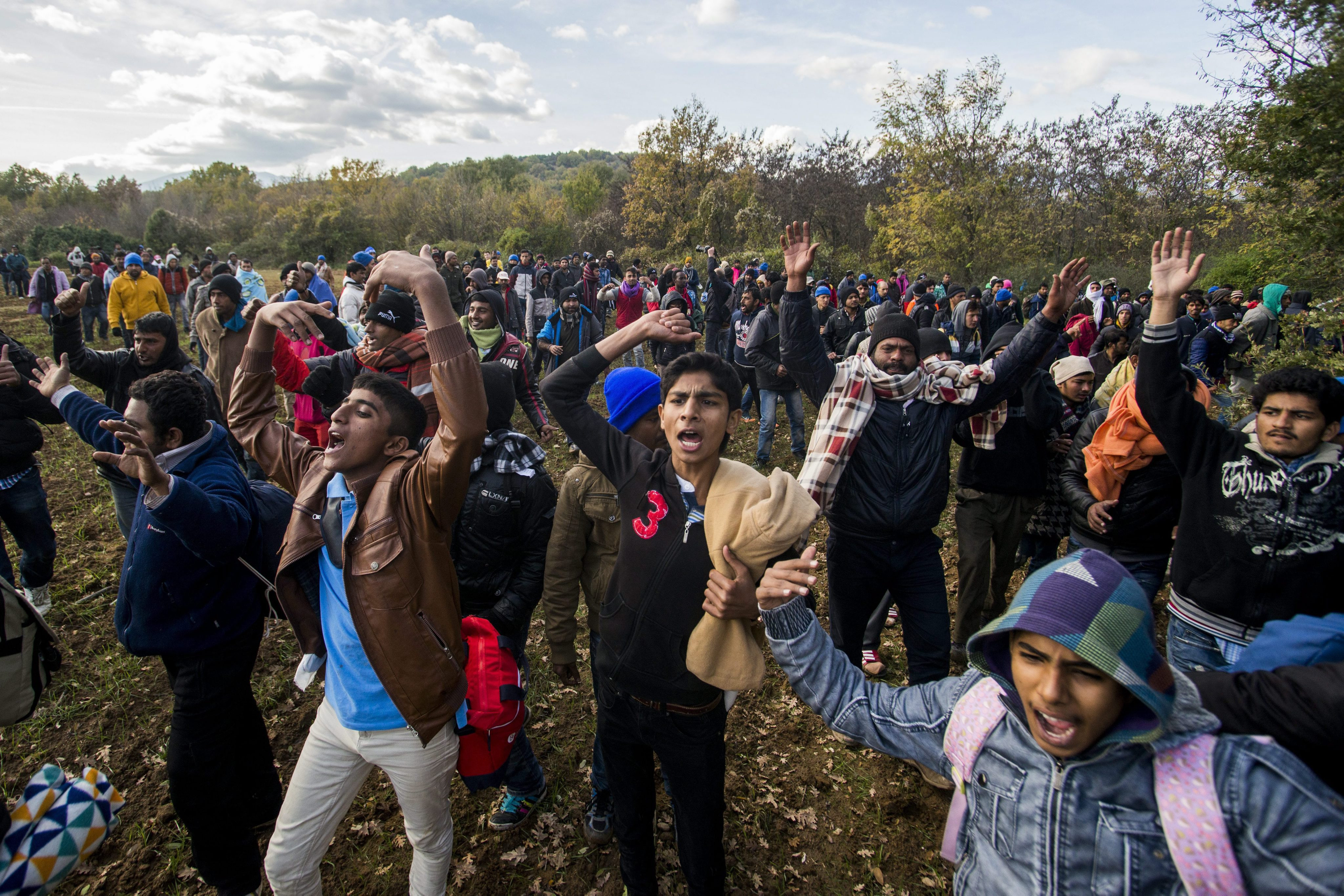 Planul Ungariei in cazul in care migrantii vor incerca sa-si schimbe ruta prin Romania. Anuntul ministrului de externe