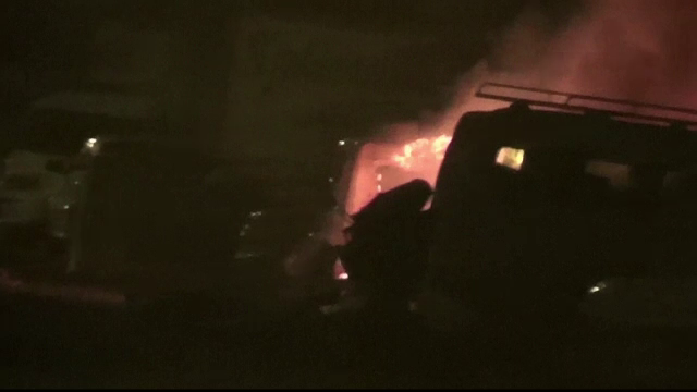 Noi imagini de la atentatul din Burkina Faso, soldat cu 30 de morti. Ce tine in mana unul dintre jihadisti