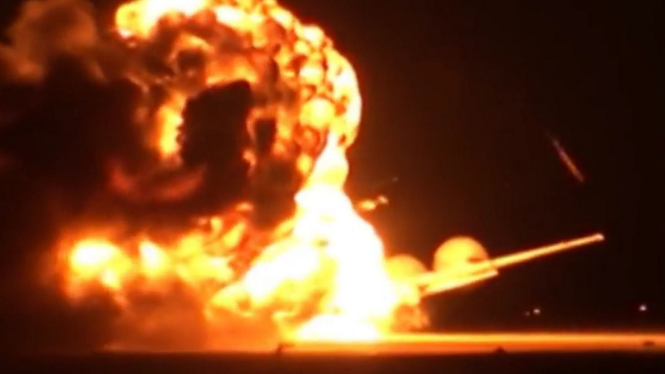 Momentul in care un bombardier rusesc explodeaza inainte sa decoleze. Un martor a surprins flacarile uriase: VIDEO