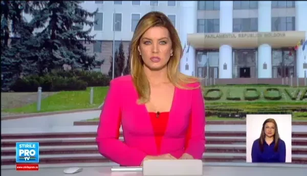 Mii de persoane protesteza din nou in fata Parlamentului din R. Moldova. Urmarire penala in cazul violentelor de miercuri