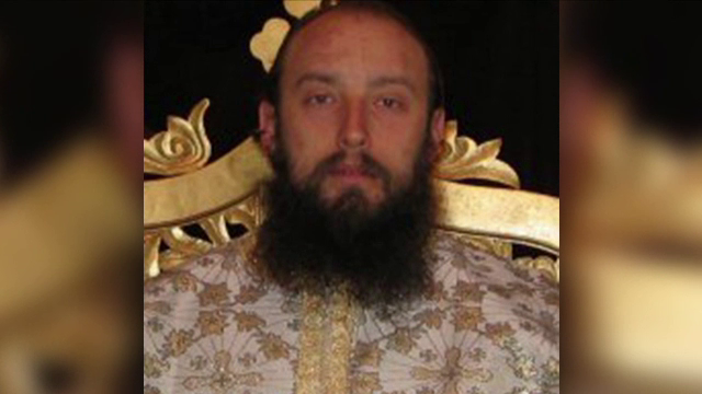 Curiosul caz al unui preot, acuzat de BOR ca a exagerat cu exorcizarile. Prelatul ar fi infiintat si o "manastire mixta"