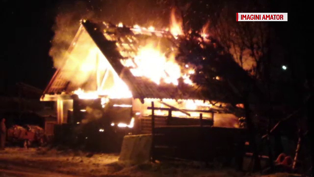 Cearta "aprinsa" dintre doi frati a dus la un incendiu, in Cluj. Trei autospeciale au venit la fata locului