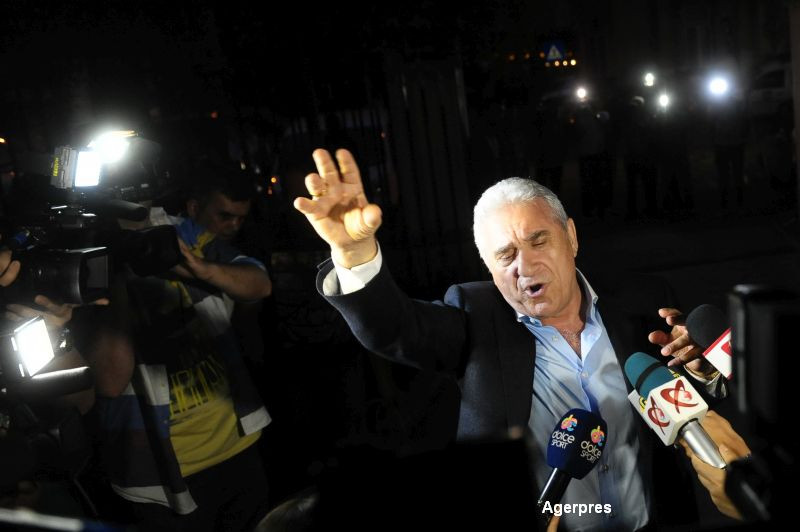 Ioan Becali ramane in inchisoare, desi a reusit sa scrie trei carti. Instanta a admis contestatia facuta de DNA