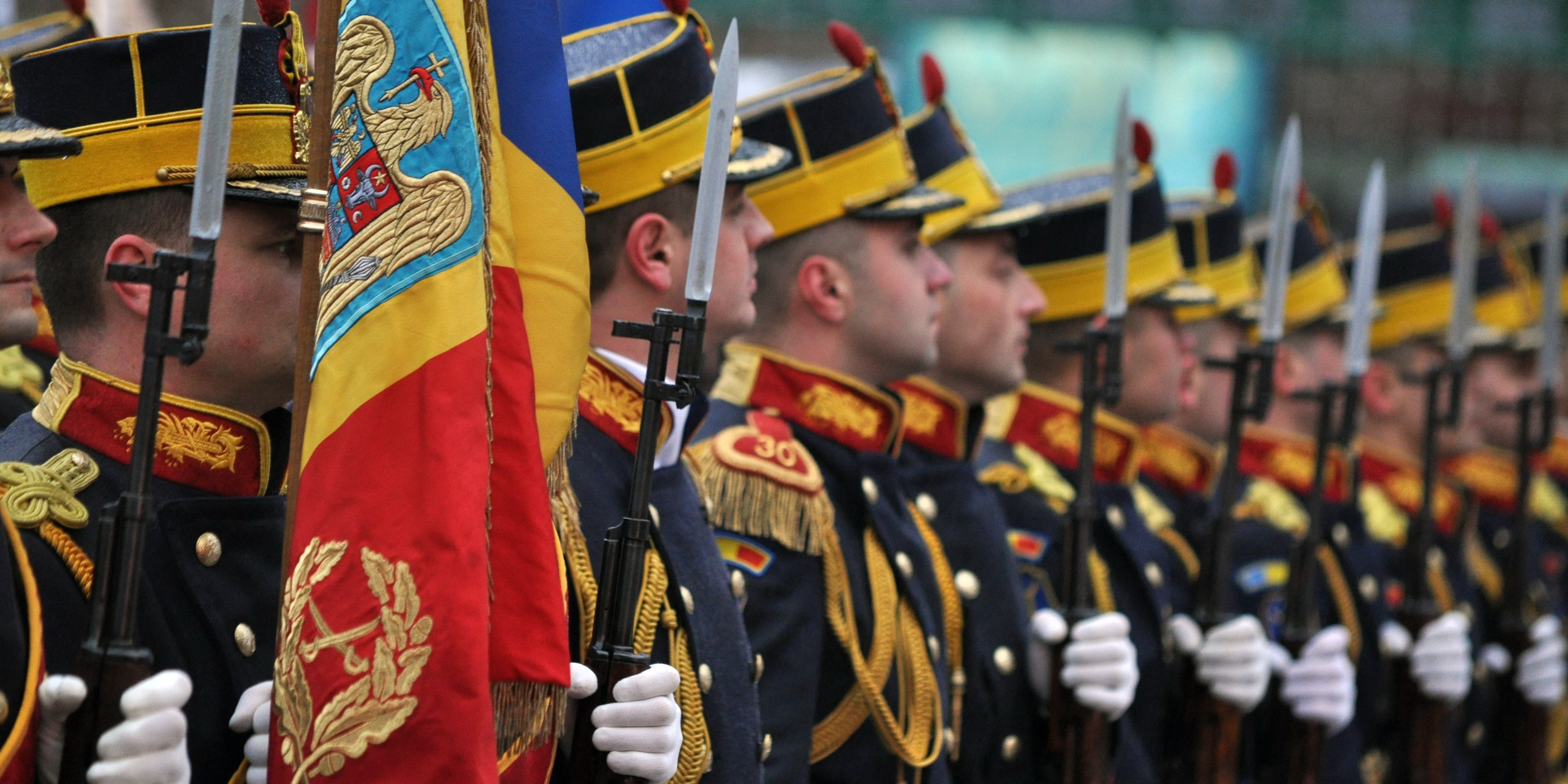 Astazi se implinesc 157 de ani de la Unirea Principatelor Romane: "Am venit special de la Bacau sa jucam hora unirii"